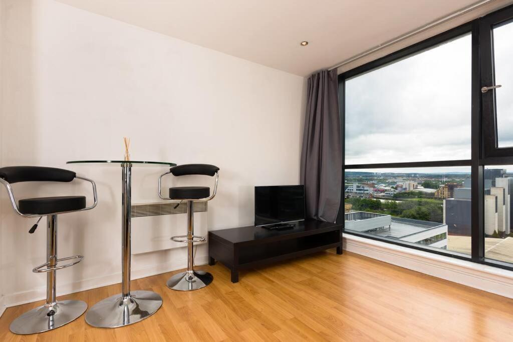 Trendy 10Th Floor Studio Apartment Glasgow Luaran gambar