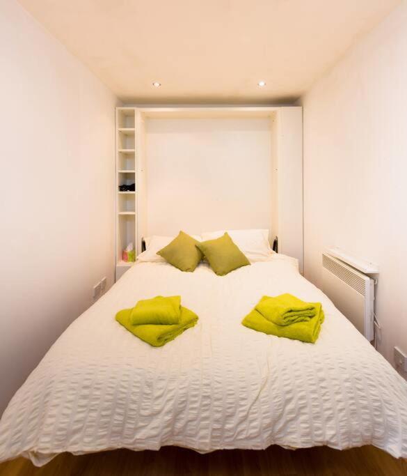 Trendy 10Th Floor Studio Apartment Glasgow Luaran gambar