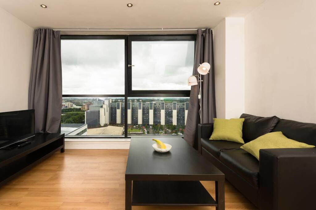 Trendy 10Th Floor Studio Apartment Glasgow Luaran gambar