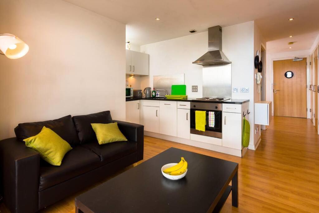 Trendy 10Th Floor Studio Apartment Glasgow Luaran gambar
