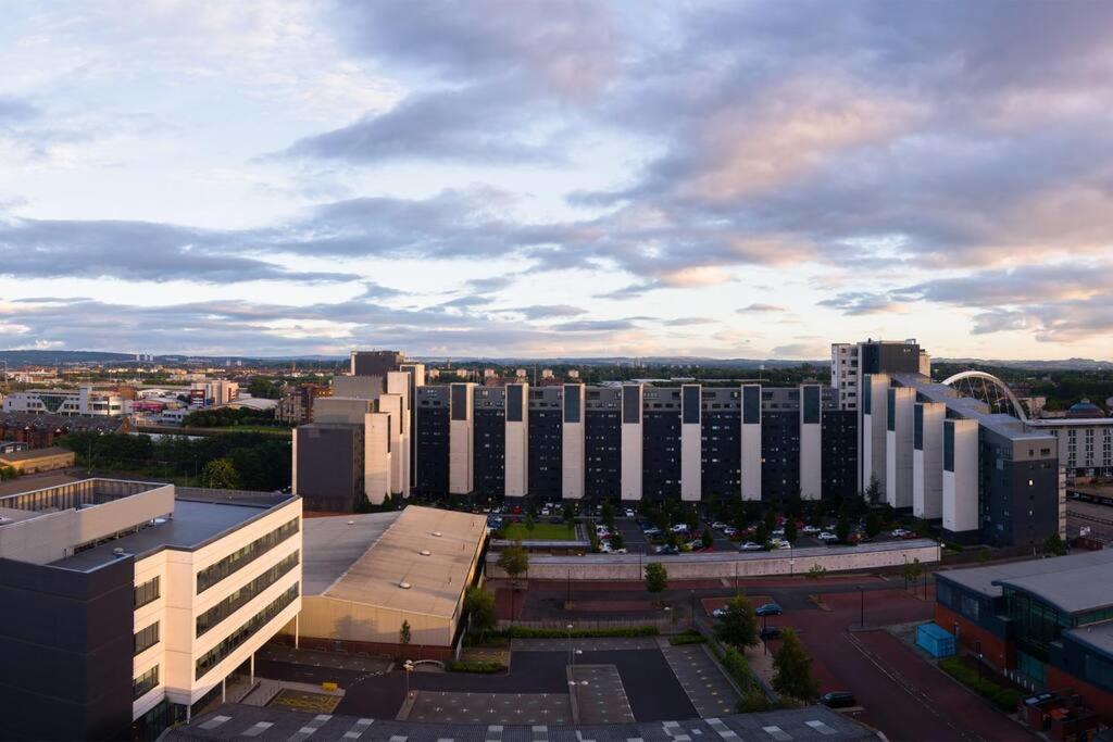 Trendy 10Th Floor Studio Apartment Glasgow Luaran gambar
